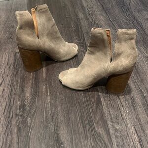 Jeffrey Campbell booties- open toed size 7.5